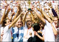 world-cup-99-women-cup.jpg (23901 bytes)